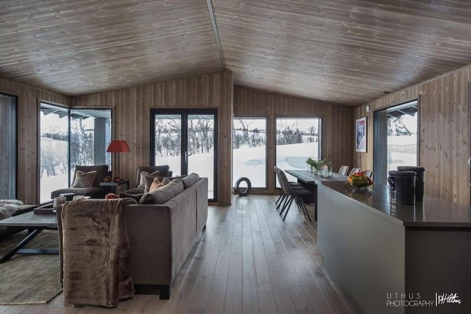 Nydelig og Moderne hytte på Kikut Geilo - 6 senger, 4 soverom og jacuzzi House in Geilo