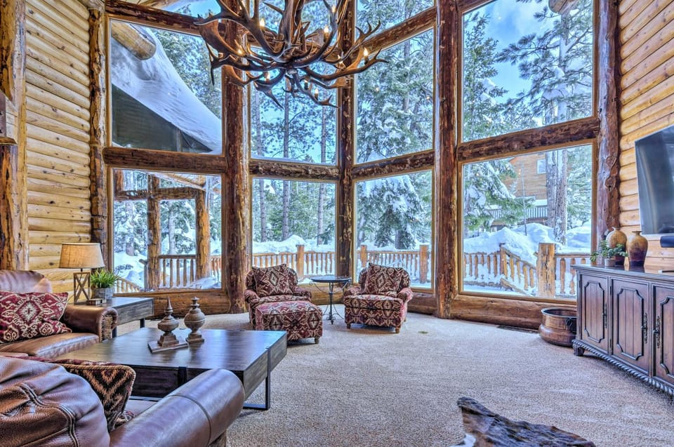 Delightful Duck Creek Village Cabin w/ Deck! Cabin in Utah