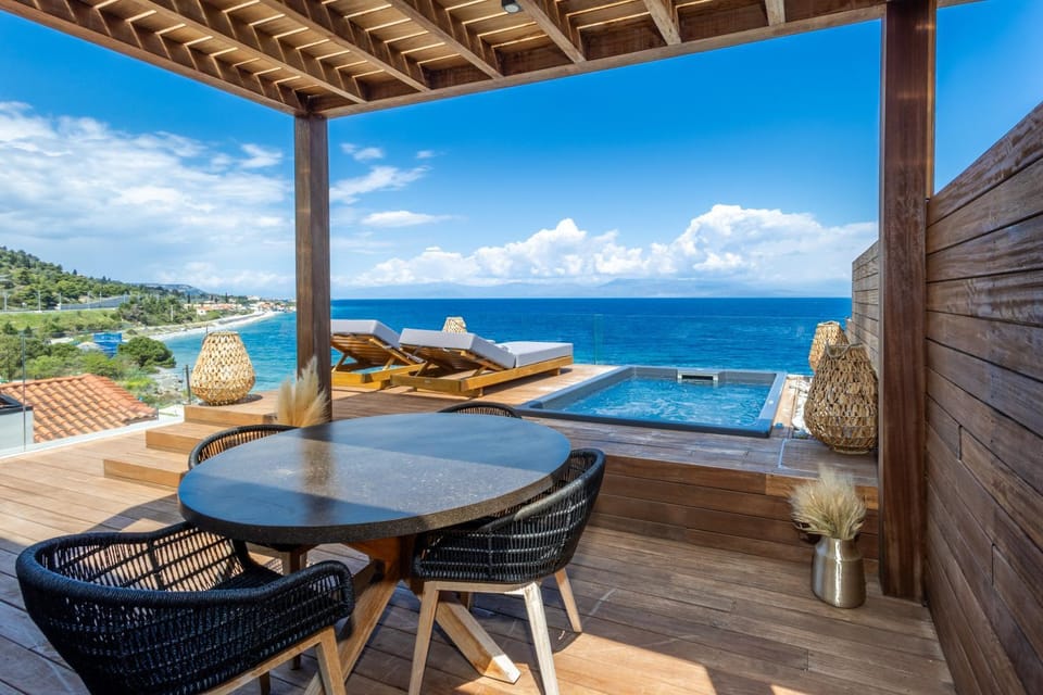 Property building, Balcony/Terrace, Sea view