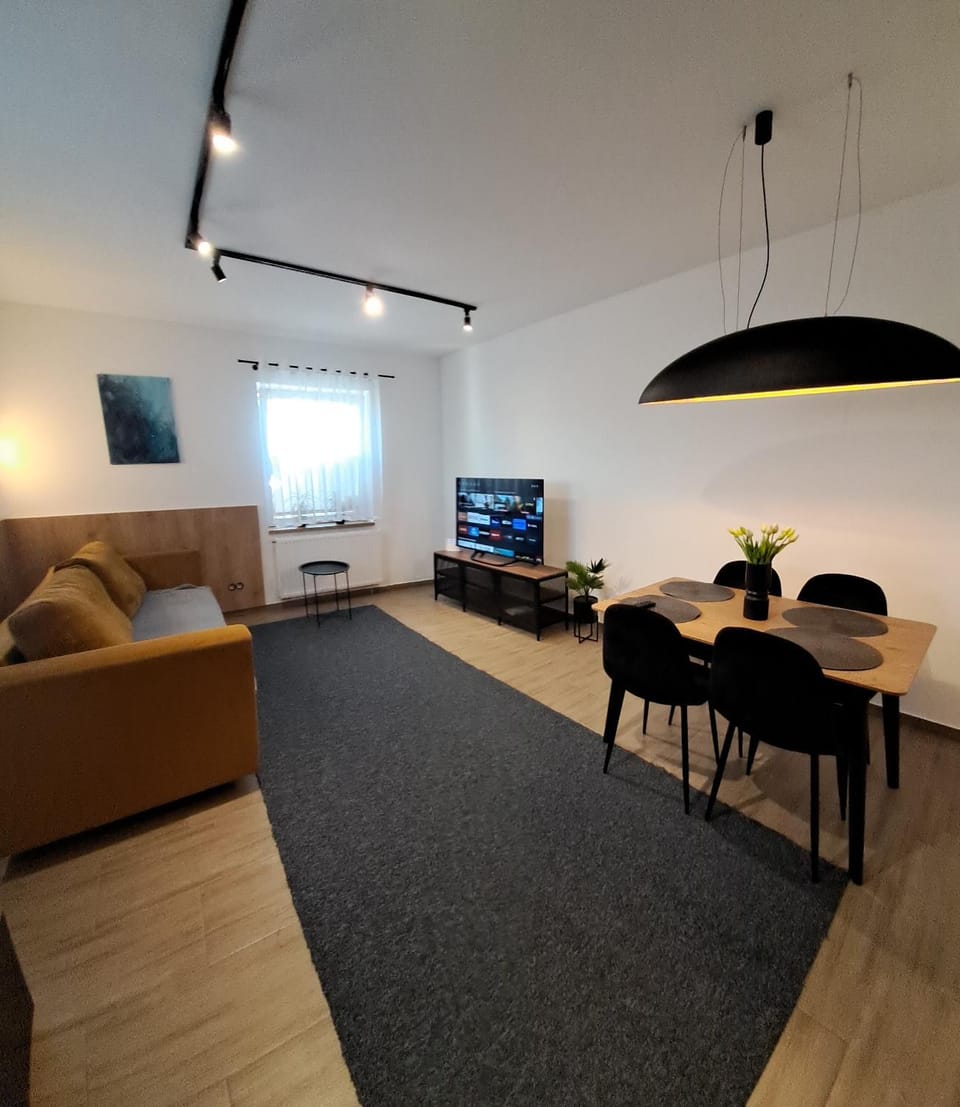 Communal lounge/ TV room, Living room, Seating area, Evening entertainment