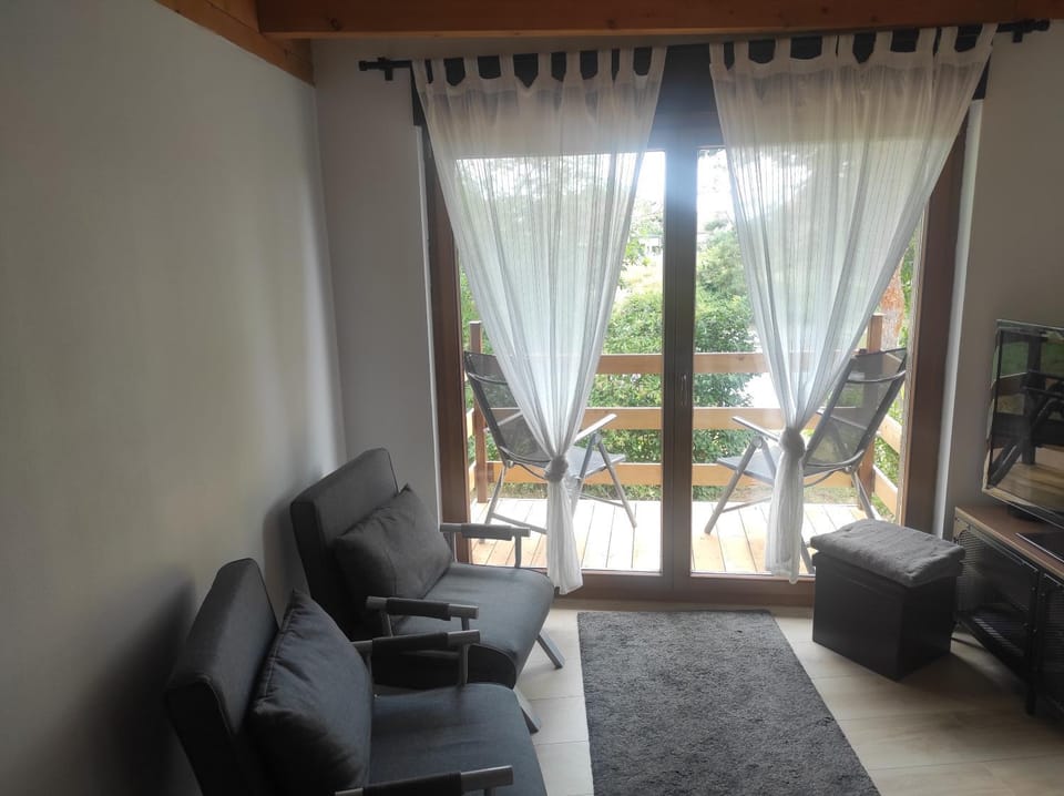 Garden, Living room, Seating area, Garden view