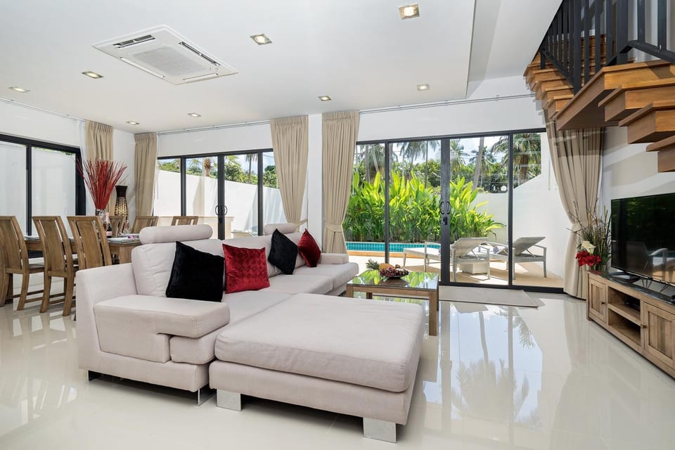 Communal lounge/ TV room, TV and multimedia, Seating area, Evening entertainment