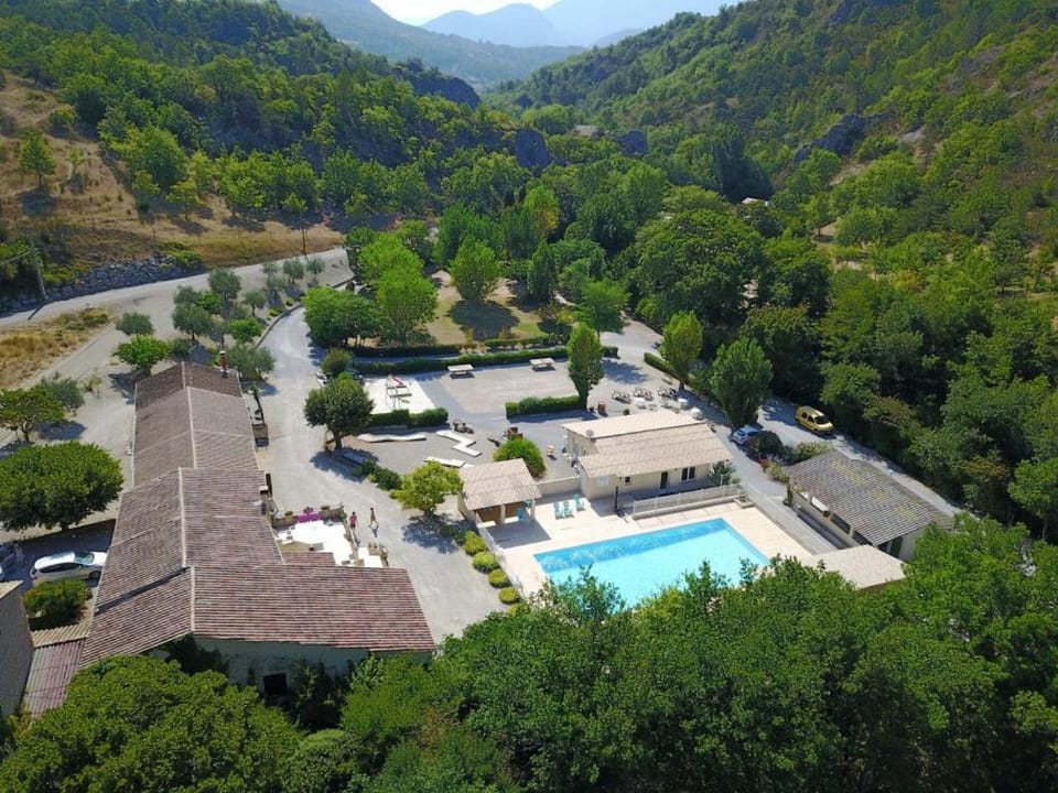 Camping le Chambron Campground/ 
RV Resort in Provence-Alpes-Côte d'Azur