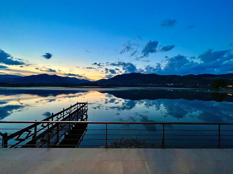 Balcony/Terrace, Lake view