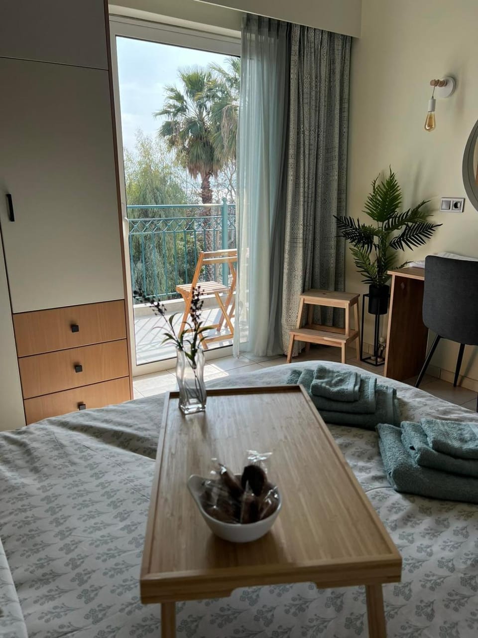 View (from property/room), Mountain view, Sea view