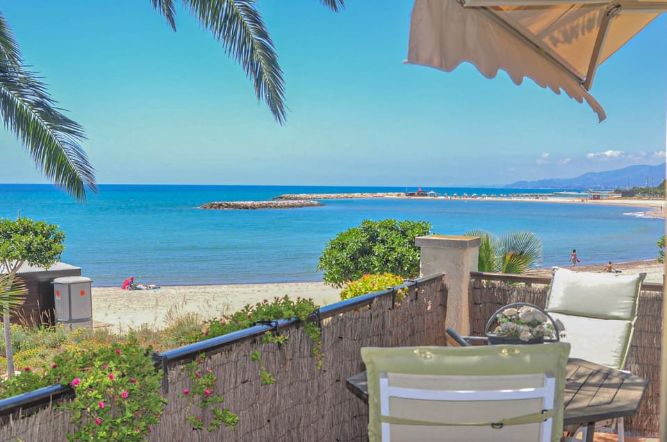 LITORAL COSTA DORADA - GLADIOLS Only families Apartment in Cambrils