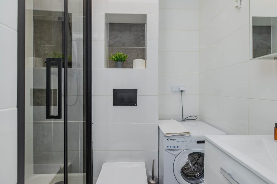 Shower, Toilet, Bathroom, washing machine