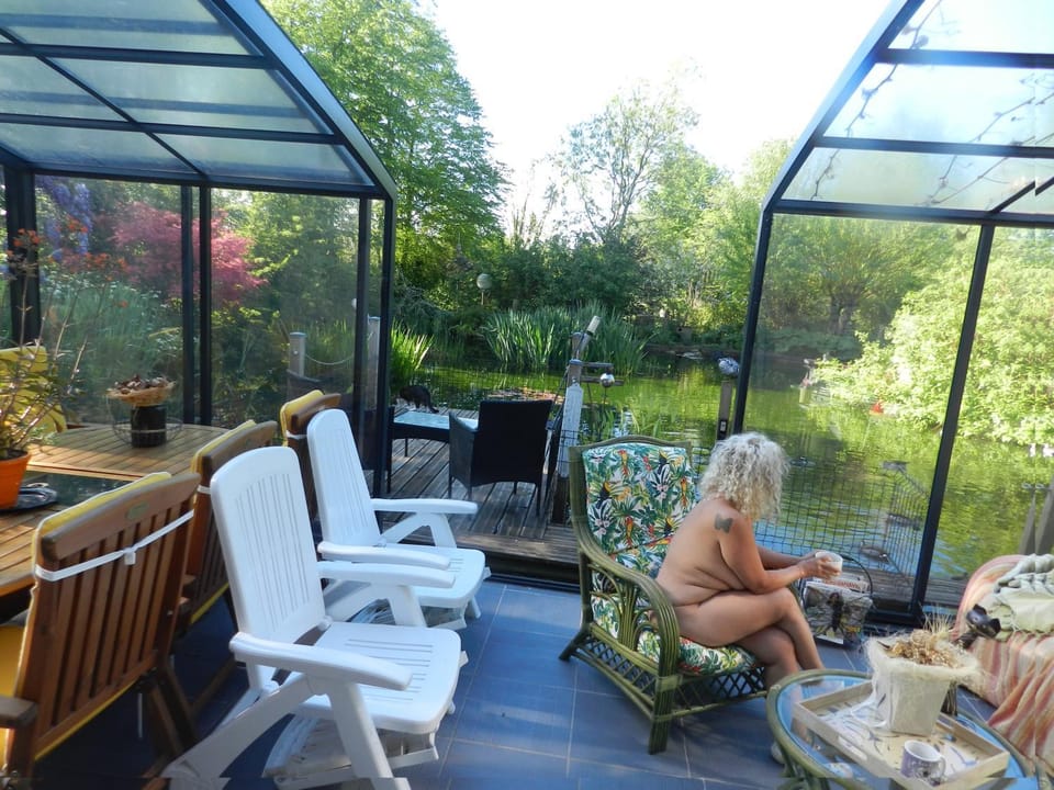 Patio, People, Balcony/Terrace, Dining area, Garden view, group of guests