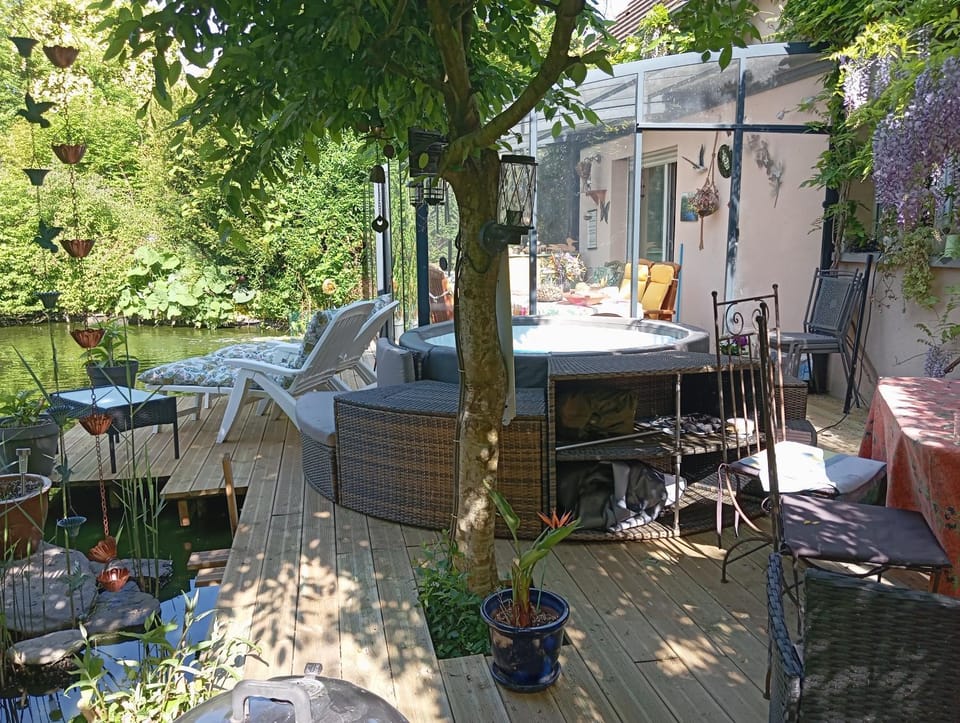chambres d'hôtes naturistes de la moque souris Bed and Breakfast in Normandy