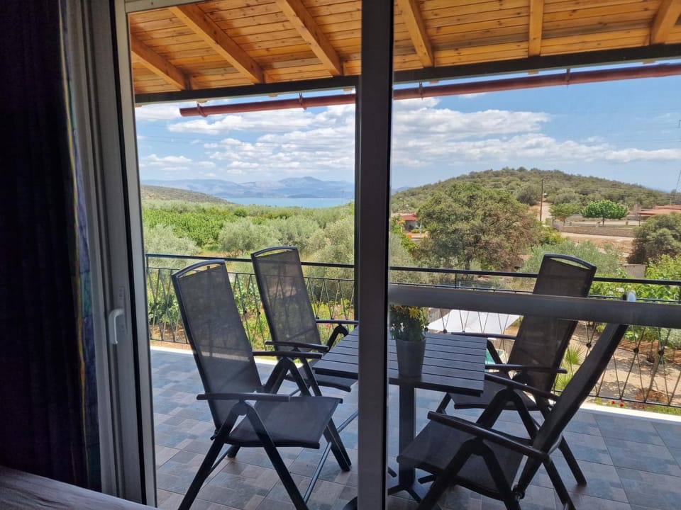 View (from property/room), Balcony/Terrace, Mountain view, Sea view