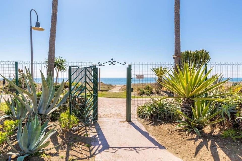 Luxury Beachside 3BR apartment ! Apartment in Costa del Sol