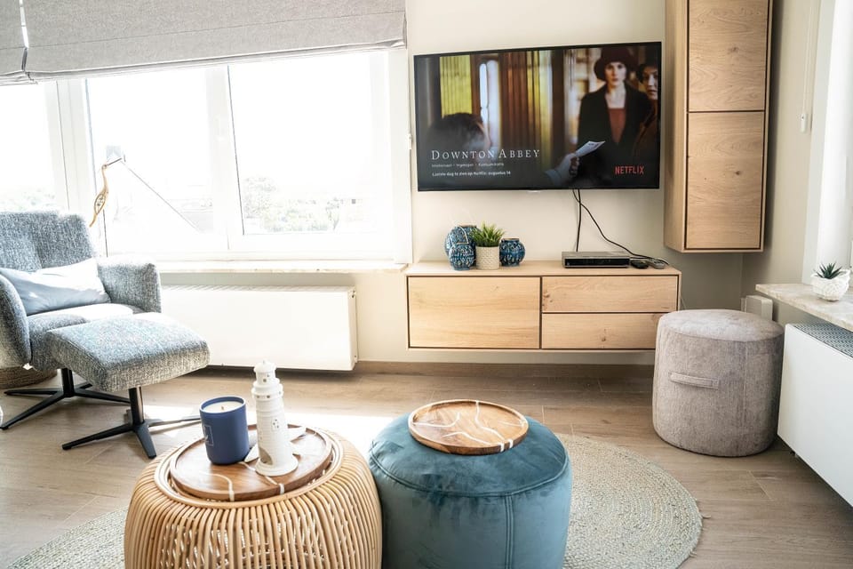 TV and multimedia, Seating area