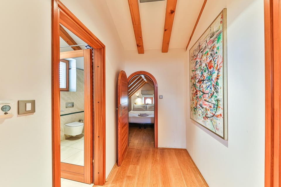 Bed, Decorative detail, Decorative detail, Bedroom