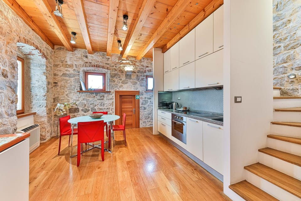 Dining area, dishwasher, oven, stove, kitchen