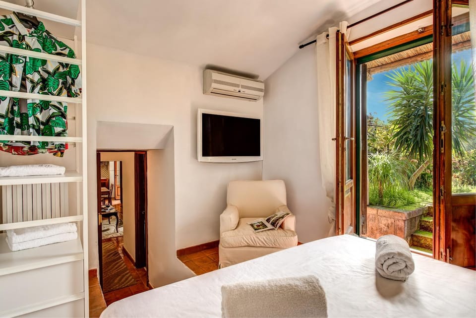 Bed, Bedroom, towels, air conditioner