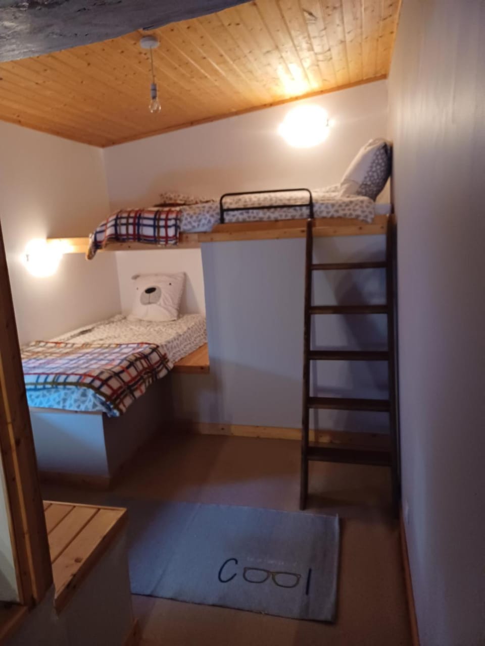 bunk bed