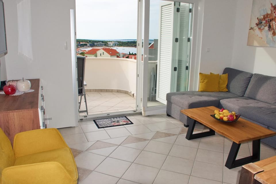 View (from property/room), Balcony/Terrace, Living room, Seating area