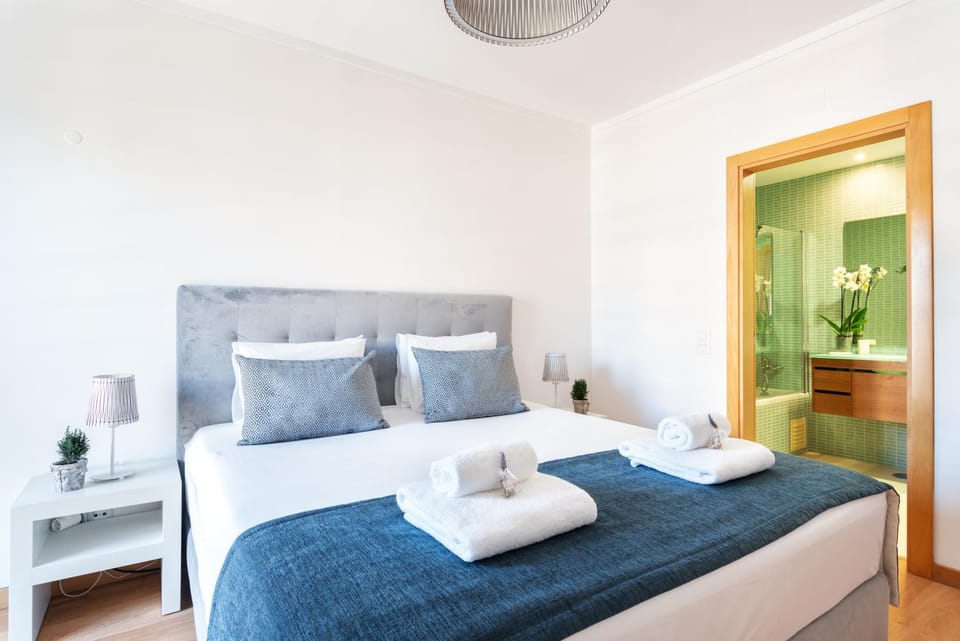 Bed, Bathroom, Bedroom