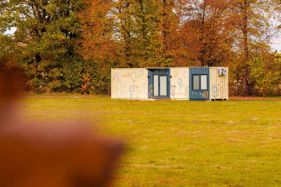 Property building, Day, Garden, Autumn