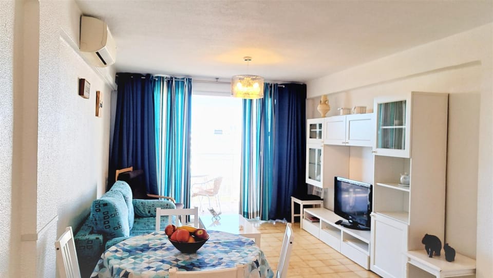 Dining area, air conditioner