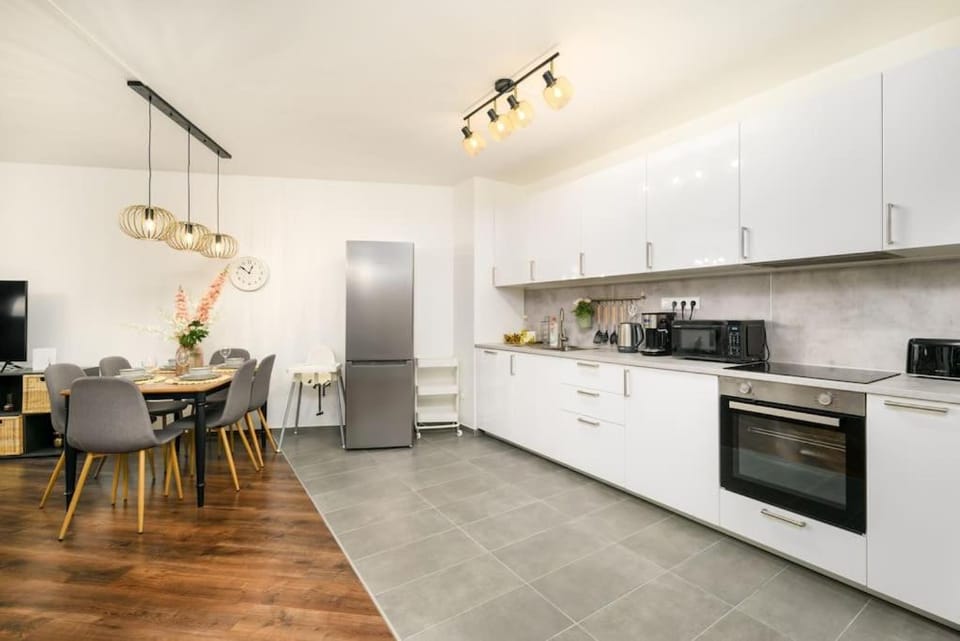 Kitchen or kitchenette, dishwasher, minibar, pet friendly, toaster