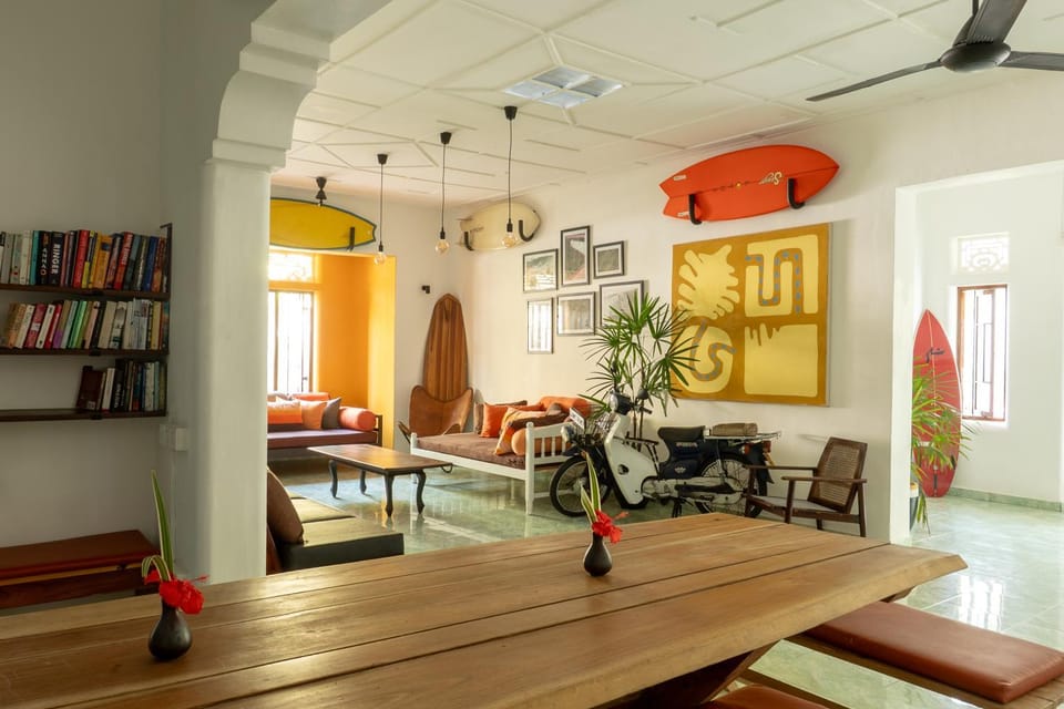 Living room, Seating area, Dining area, Breakfast