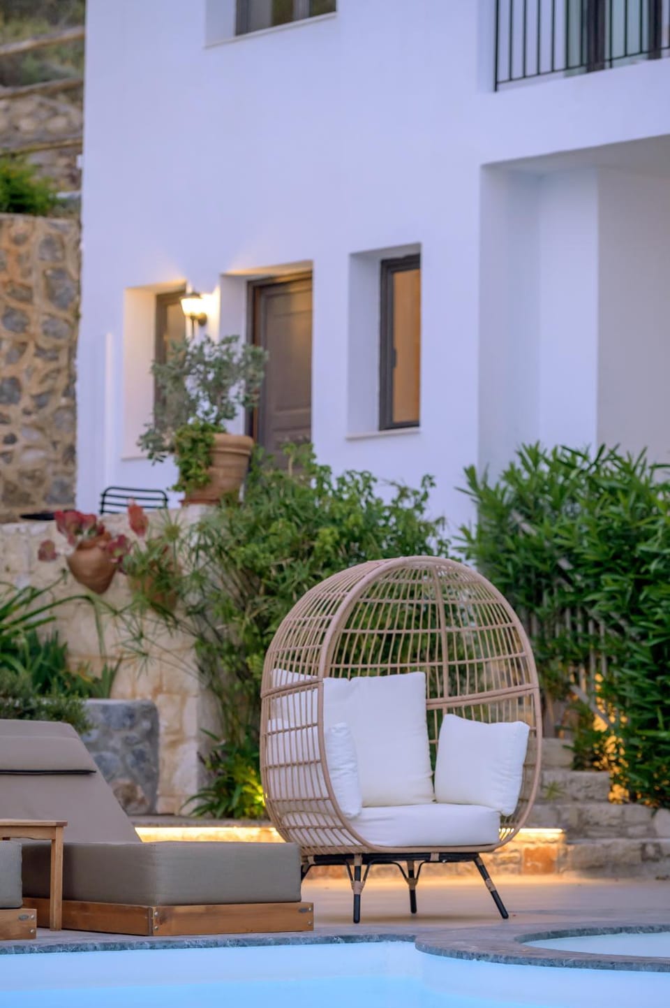 Property building, Swimming pool, Breakfast