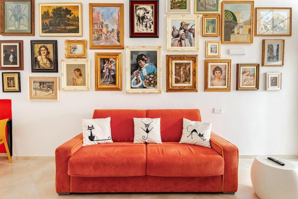 Living room, Decorative detail, Seating area
