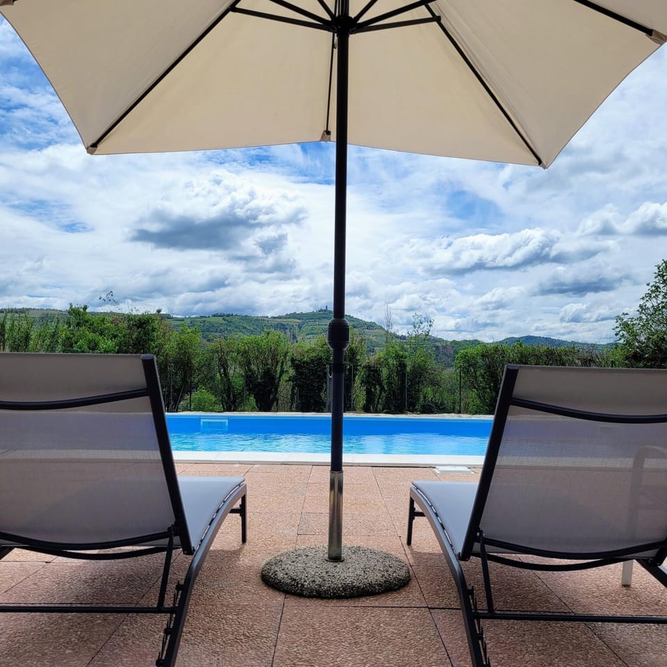 Natural landscape, Swimming pool, sunbed