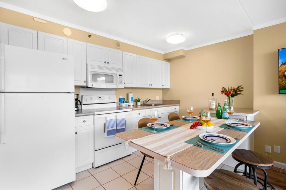 Kitchen or kitchenette, Food and drinks, Dining area, Food, minibar, pet friendly, stove, toaster