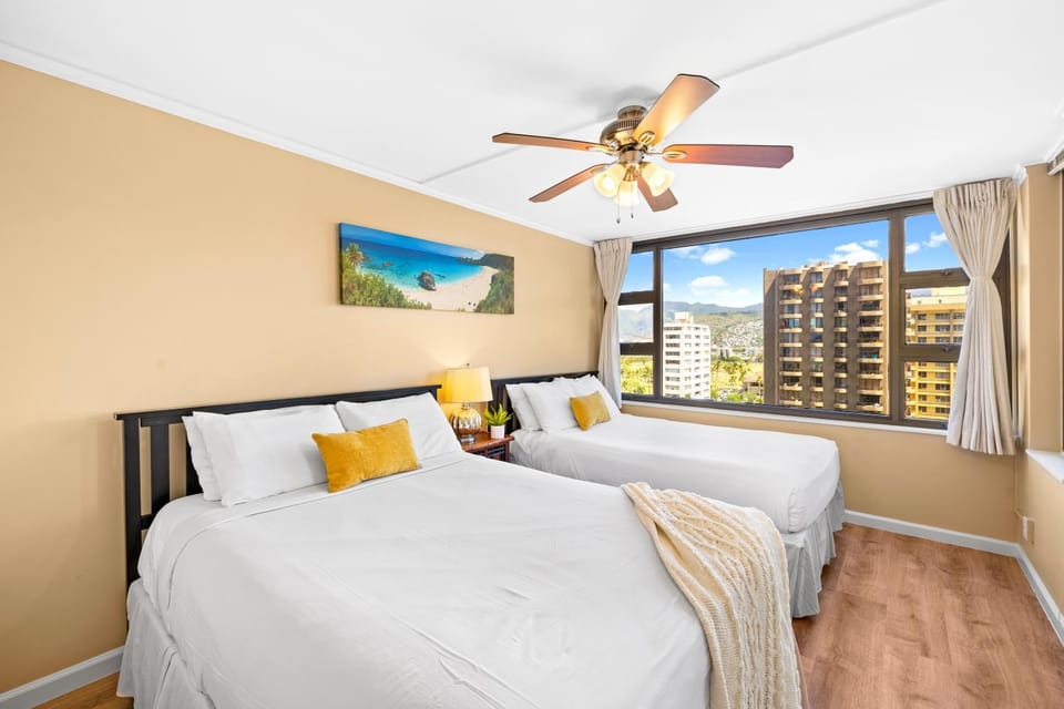 Bed, Bedroom, fireplace