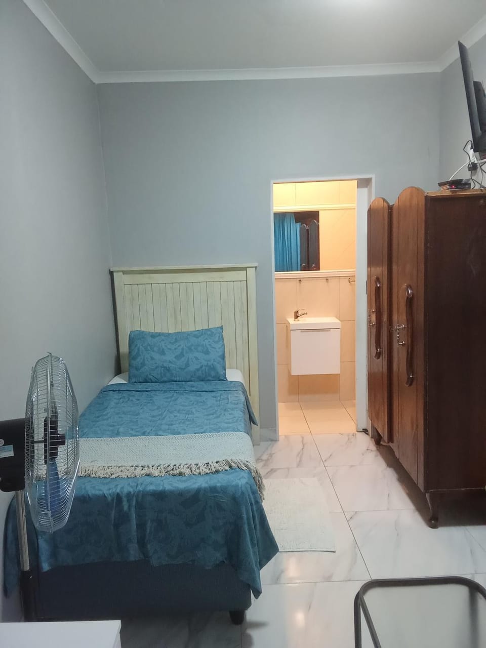 Bed, Photo of the whole room