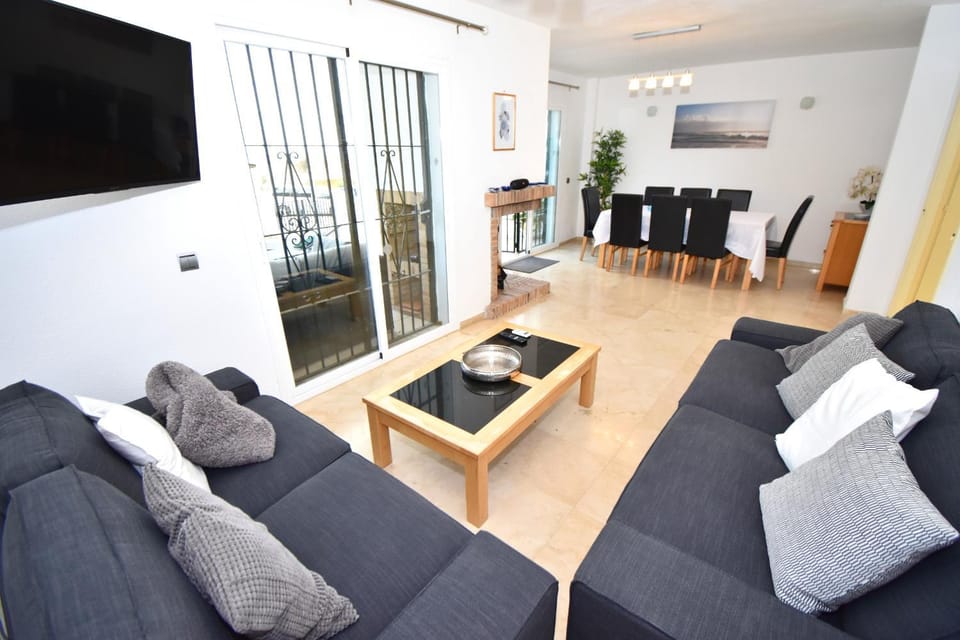 Communal lounge/ TV room, Living room