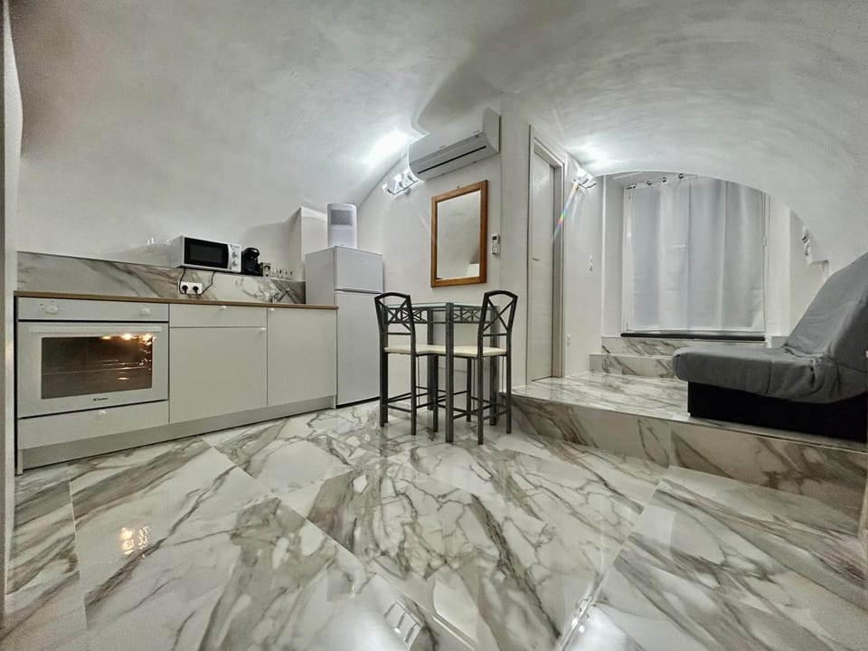 Cave House Apartment Apartment in Menton