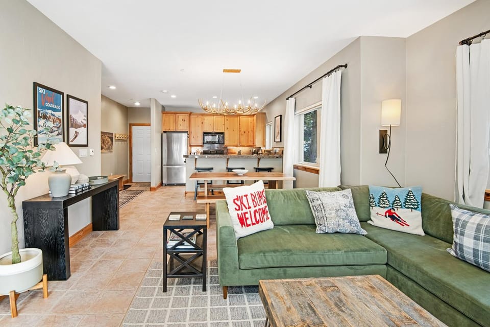 Kitchen or kitchenette, Living room