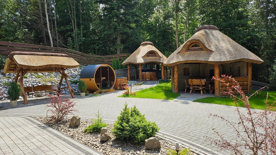 Osada Kuboski Dom z Bali Leśny Zakątek House in Slovakia