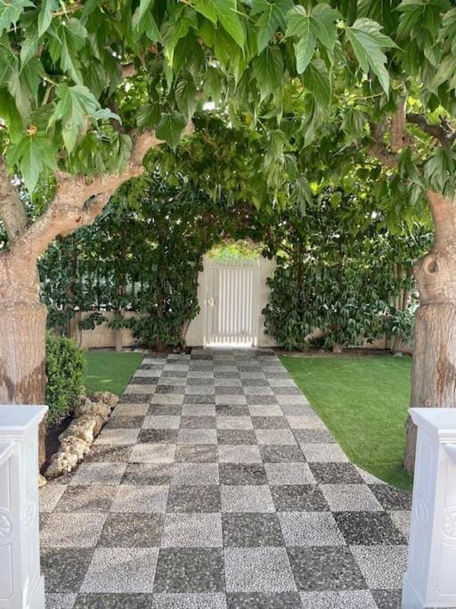 Facade/entrance, Garden, Garden, Garden view
