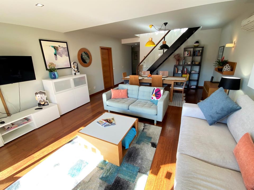 Communal lounge/ TV room, TV and multimedia, Living room, Seating area