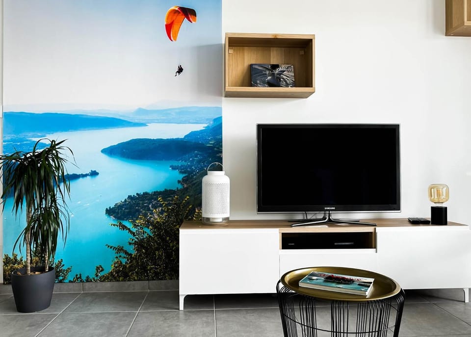 Communal lounge/ TV room, Natural landscape, TV and multimedia, Evening entertainment