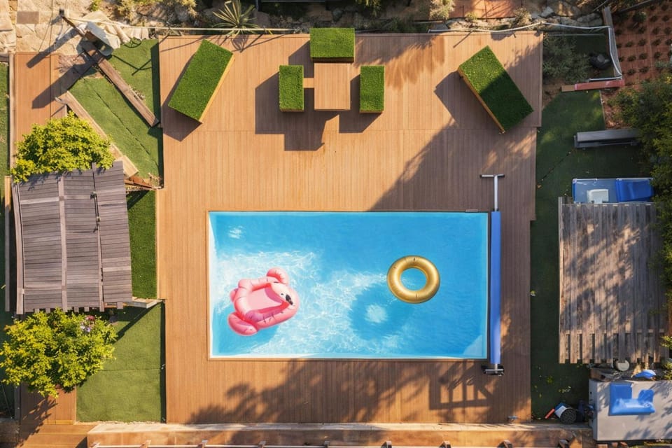 Property building, Swimming pool, Breakfast