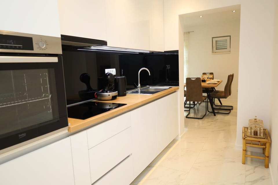 Kitchen or kitchenette, minibar, pet friendly, stove