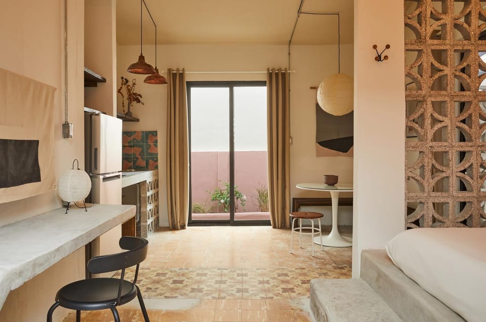 Kitchen or kitchenette, Photo of the whole room, Seating area, Dining area