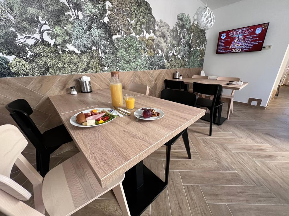 Restaurant/places to eat, Breakfast
