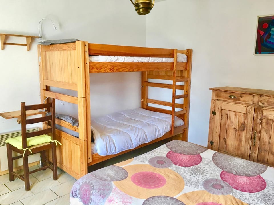bunk bed