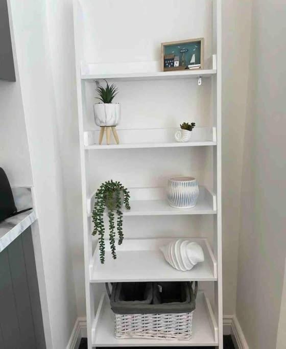 Apt 3 - Queens Court Apartment in Scarborough