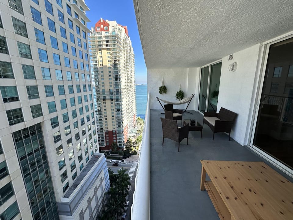 Day, View (from property/room), Balcony/Terrace, Seating area, City view, Sea view