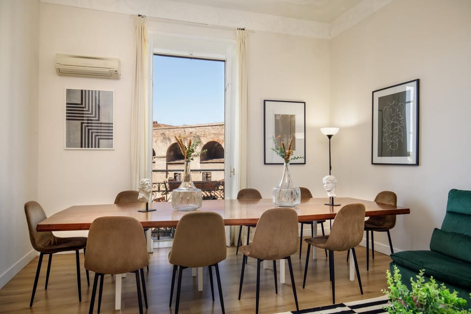 Living room, Seating area, Dining area
