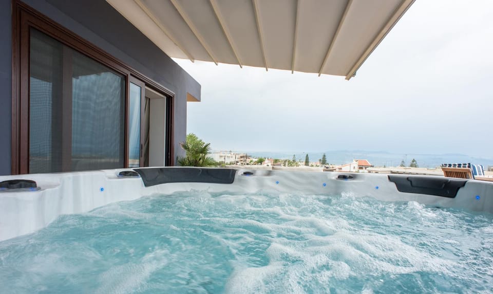 Day, Hot Tub