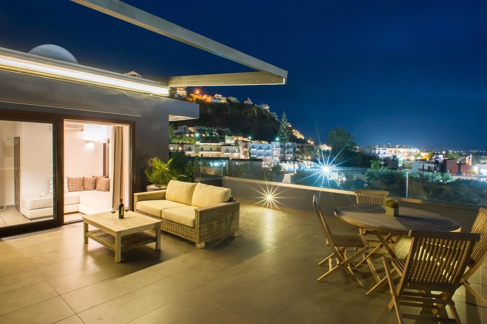 Patio, Night