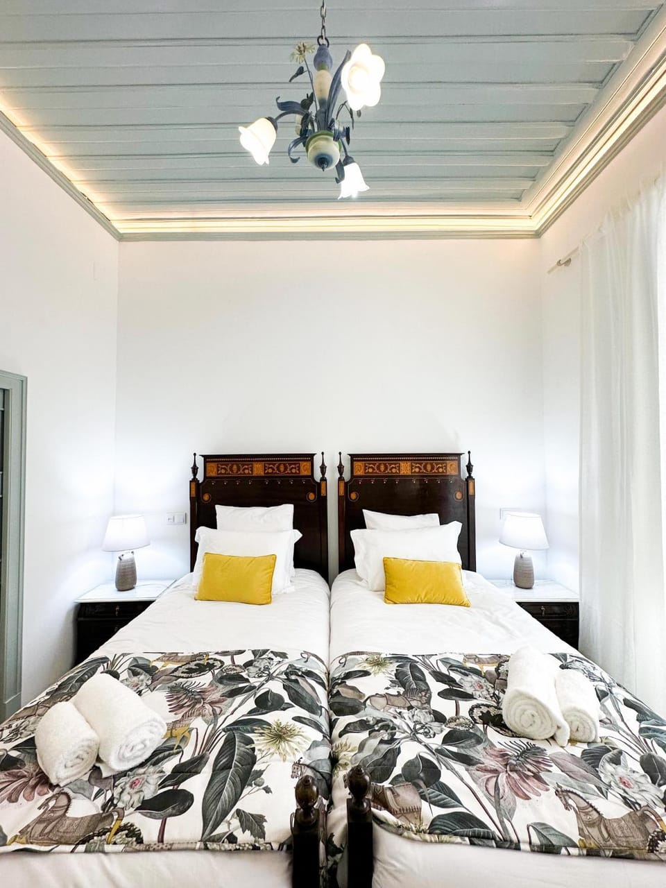 Bedroom, air conditioner